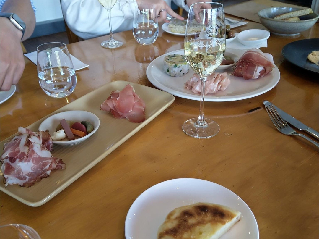 Passing Clouds Winery-戴尔斯福特必去景点