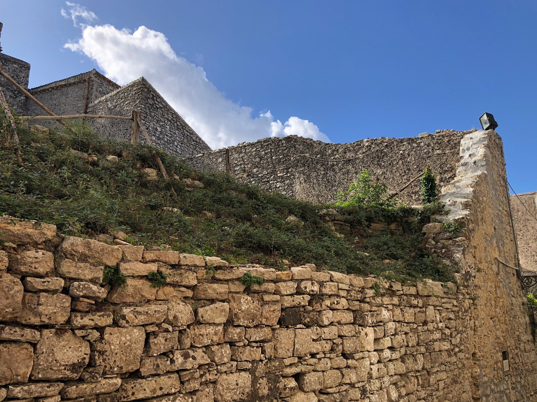 I Ruderi del Monastero del Santissimo Salvatore-埃里切必去景点