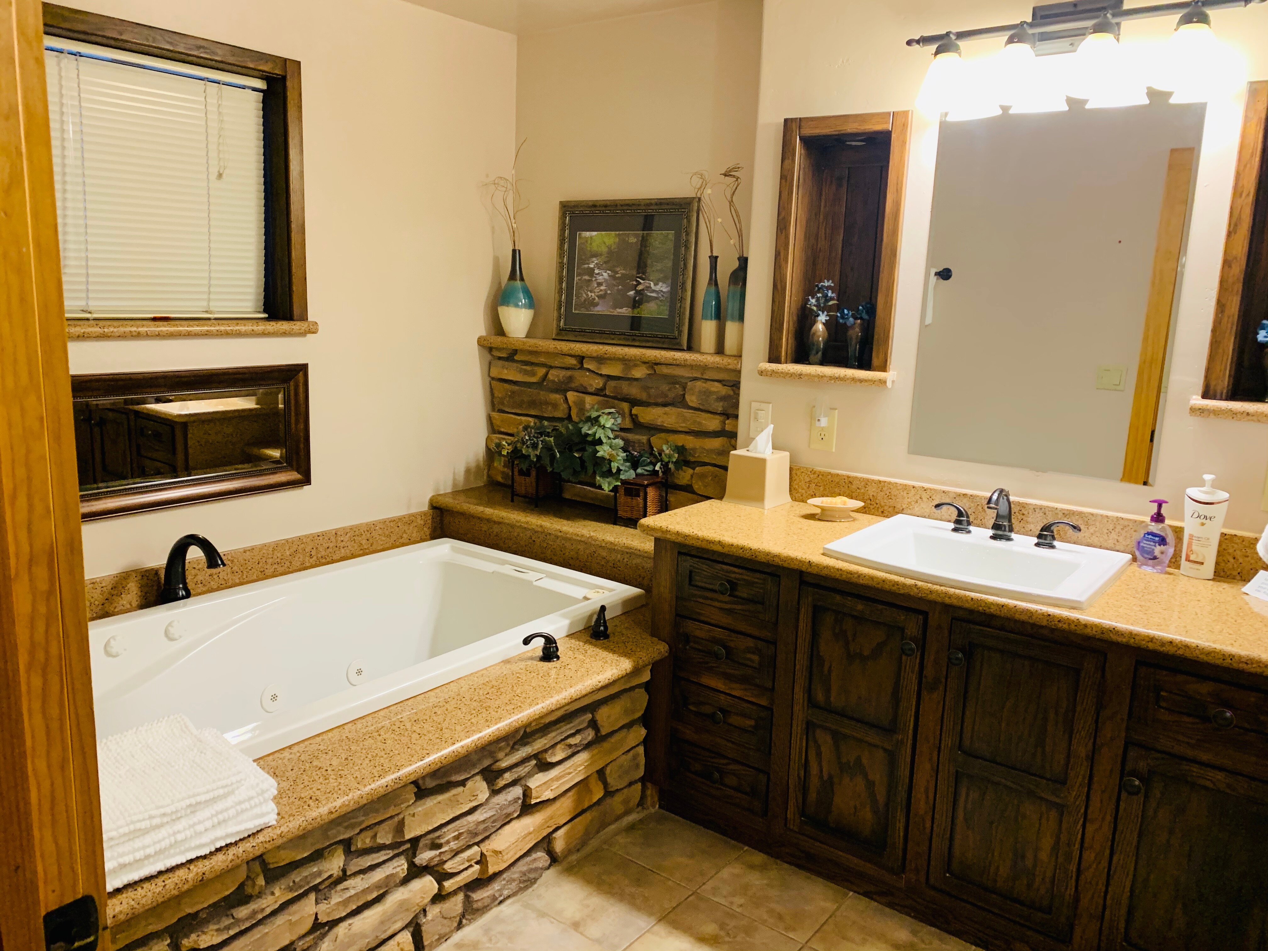 Sycamore Springs Guest House-浴室