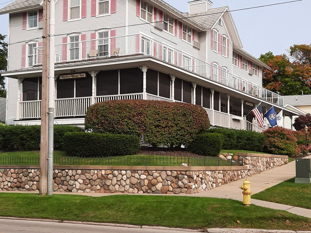 The Harbor House Inn主图