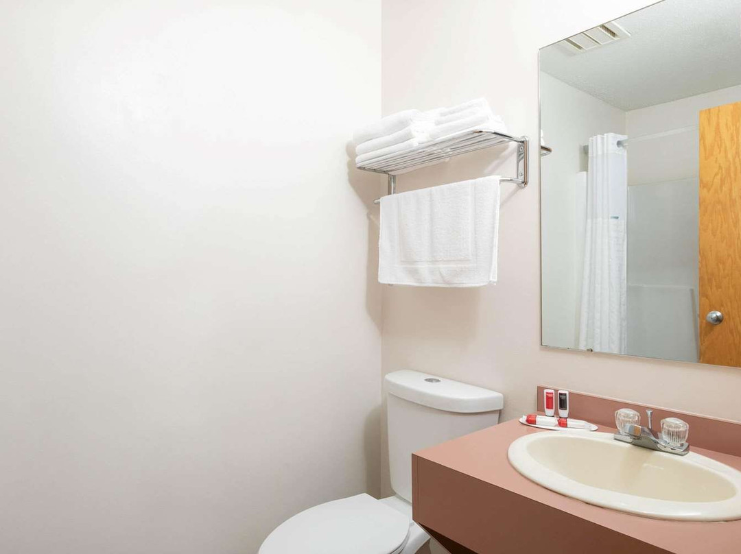 Super 8 by Wyndham Duluth主图