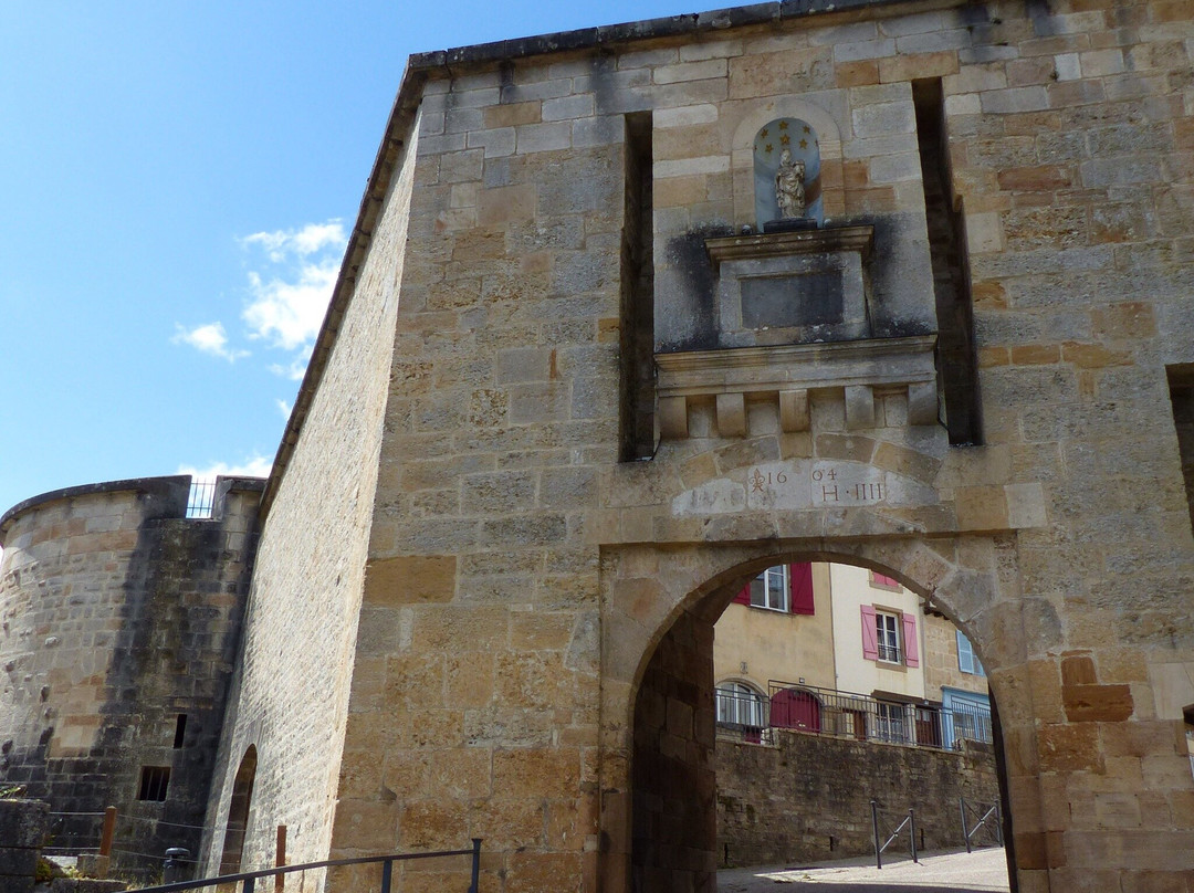 Tours De Navarre Et D'Orval-Langres必去景点