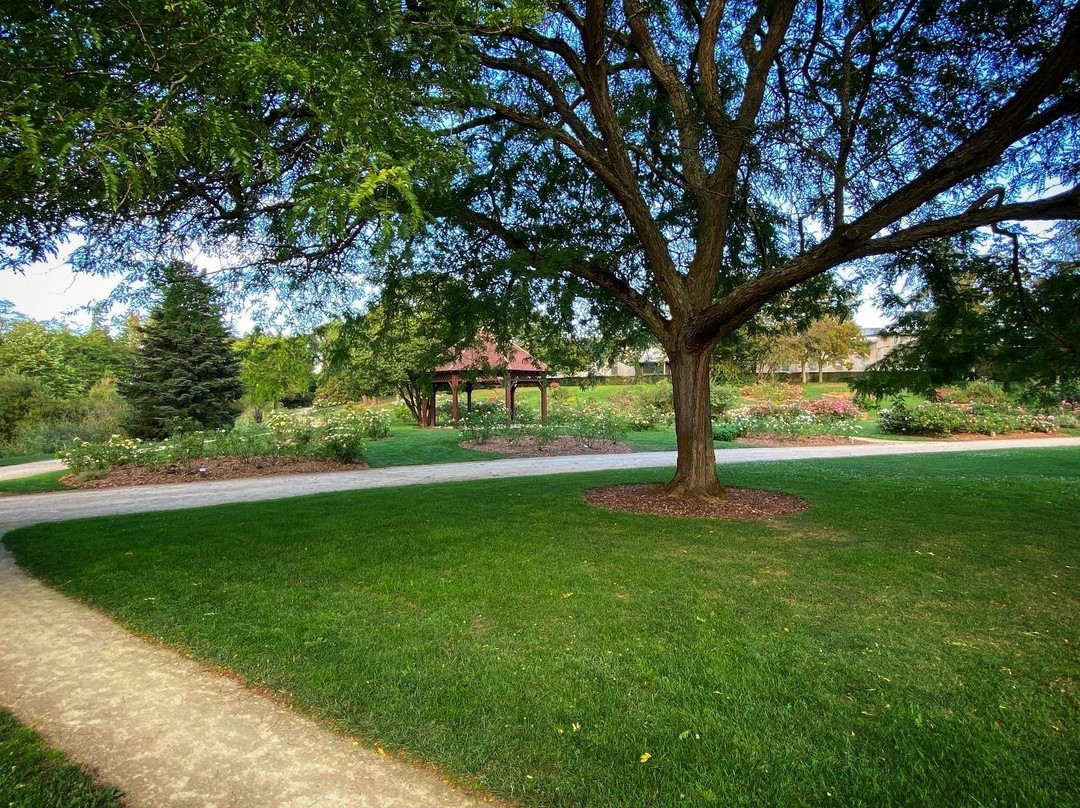 Parc floral de la Roseraie-普瓦捷必去景点