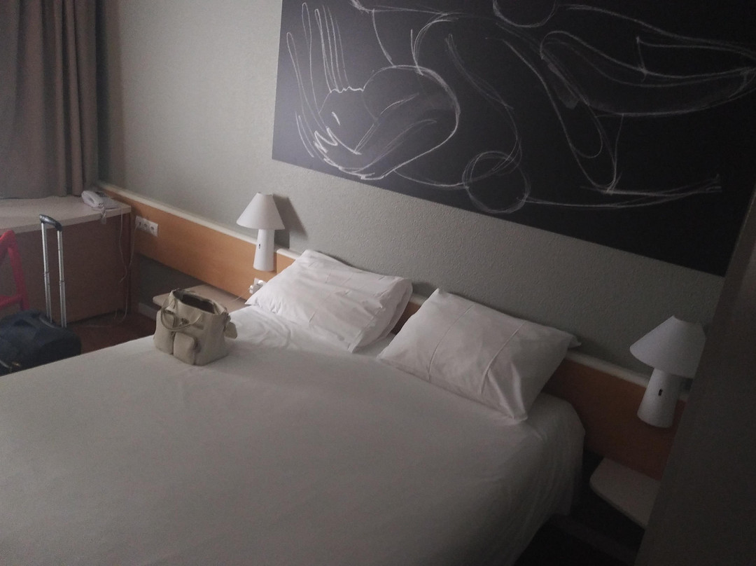 宜必思格拉纳达酒店主图