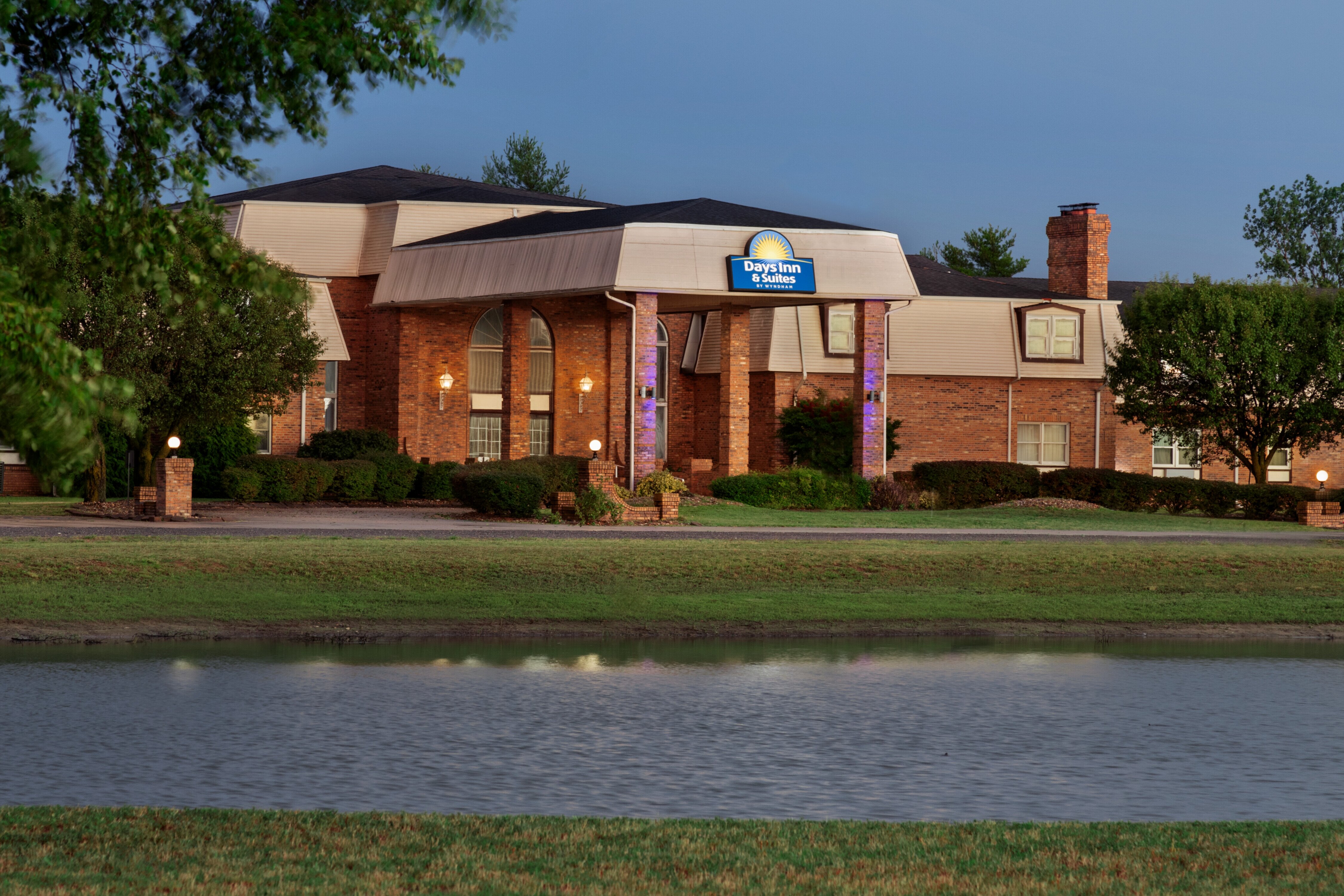 Days Inn and Suites by Wyndham Sikeston-官方