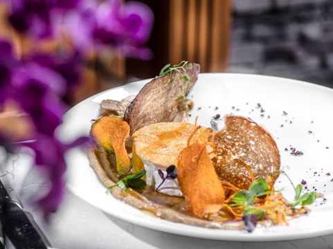 扎奥岑湖中央酒店主图