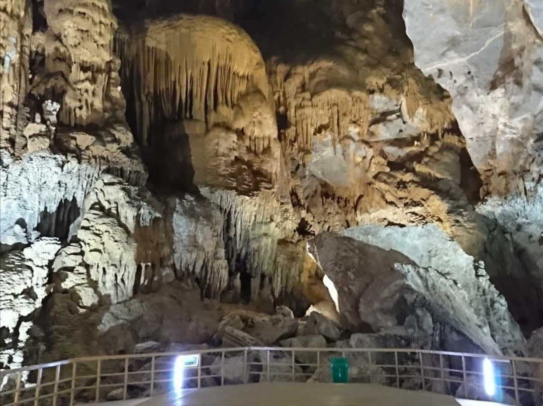 Tien Son Cave景点图片