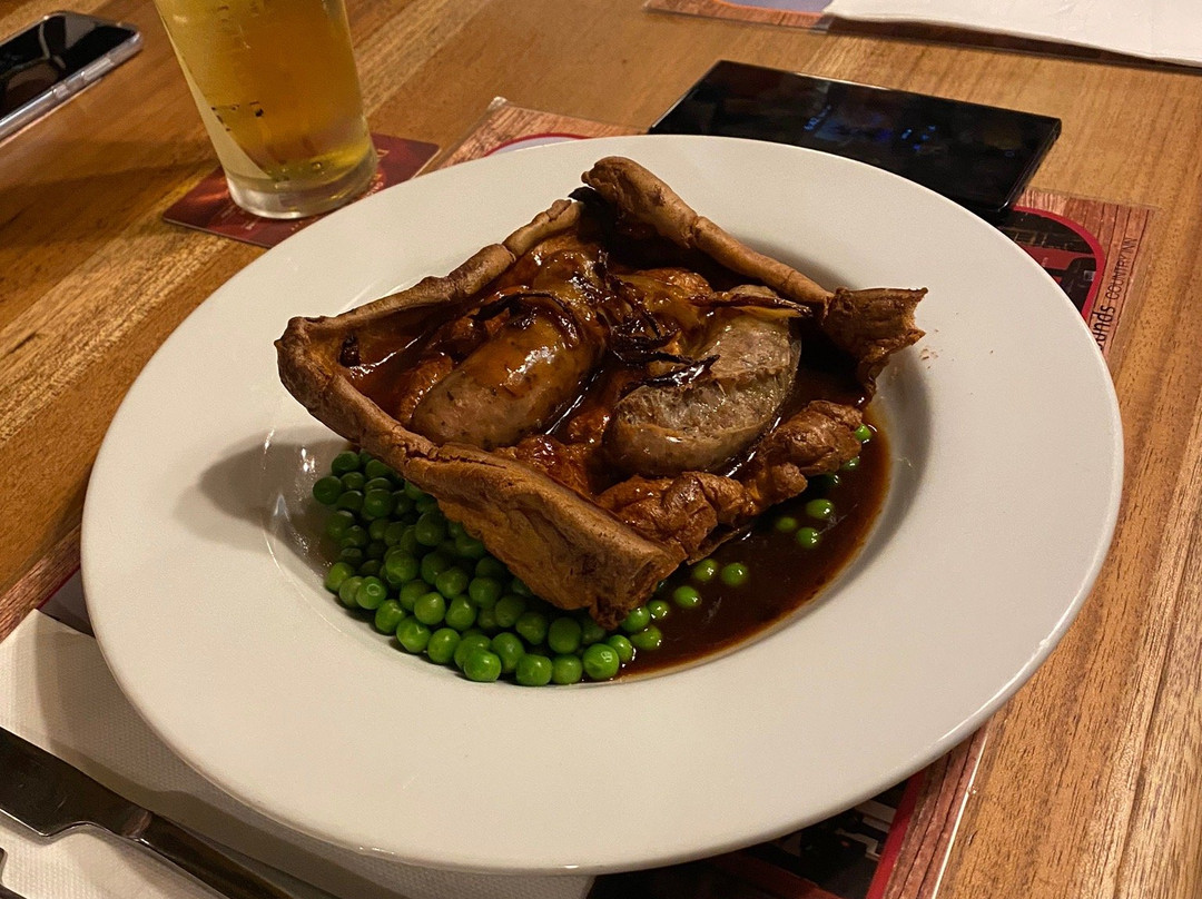 Fox & Hounds Country Inn主图