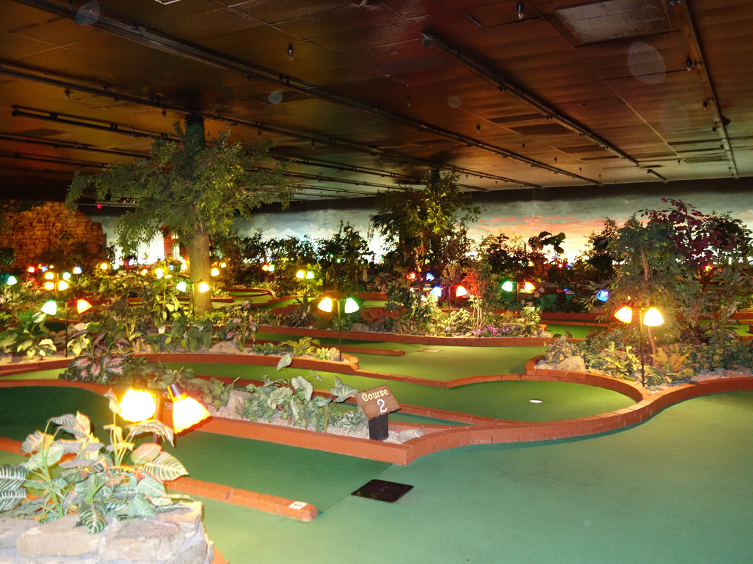 Grand Country Indoor Mini Golf景点图片