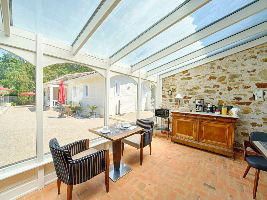 Les Arabesques主图