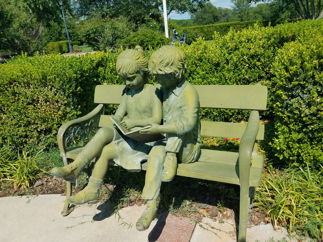 Dominion House主图