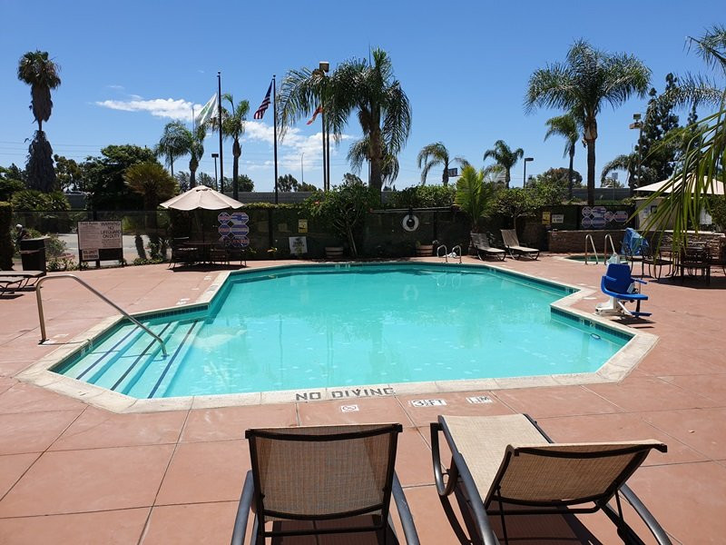 圣安娜奥兰治郡机场假日酒店主图