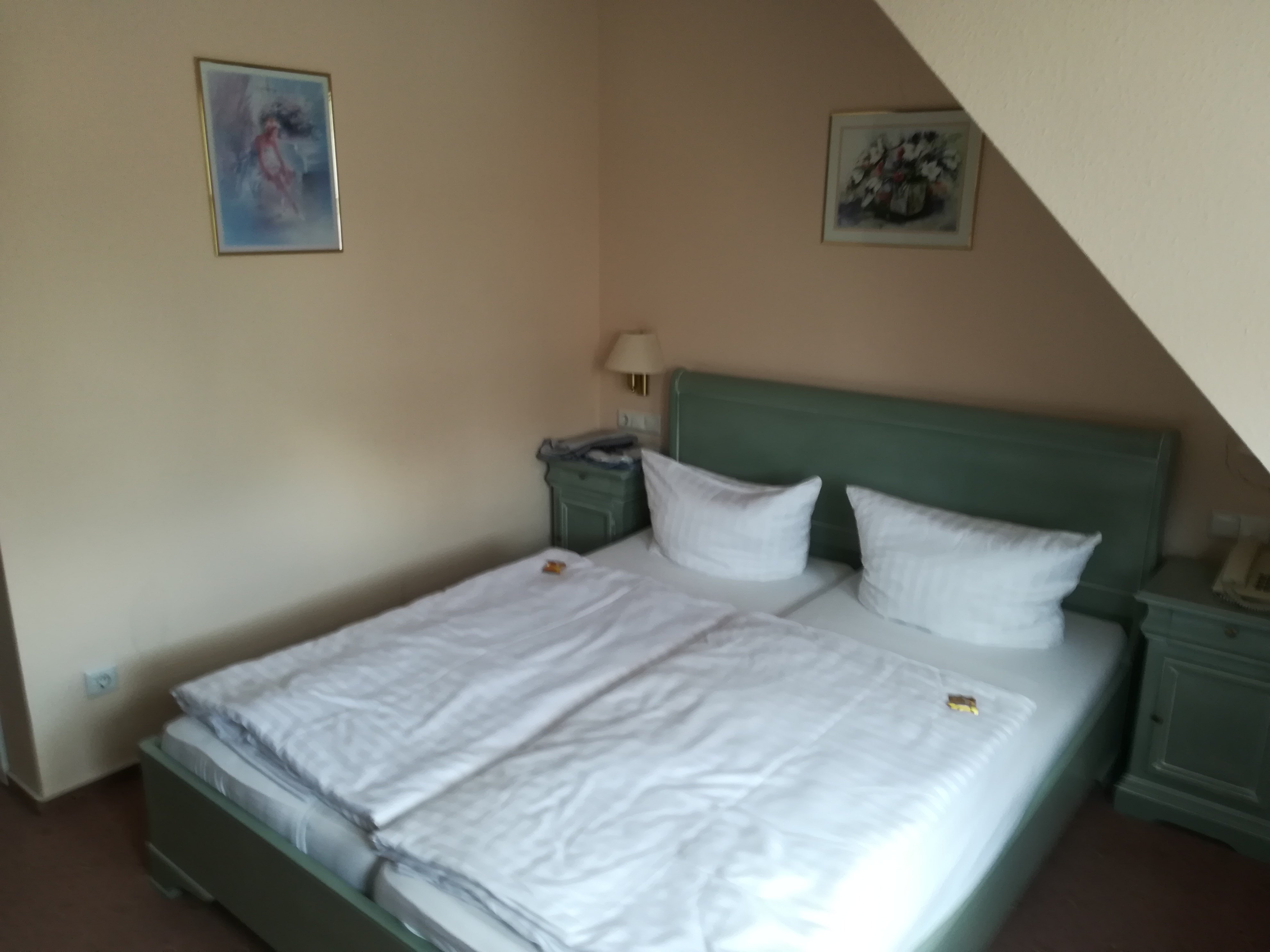 Hotel zur Burg-官方