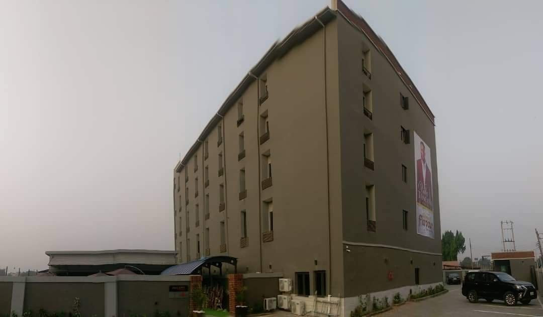 Villa Toscana Hotel Asaba主图
