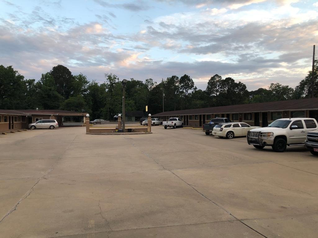 Evergreen Inn & RV主图