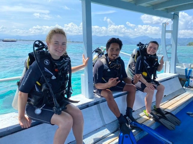 Dolphin Dive School-Senggigi必去景点