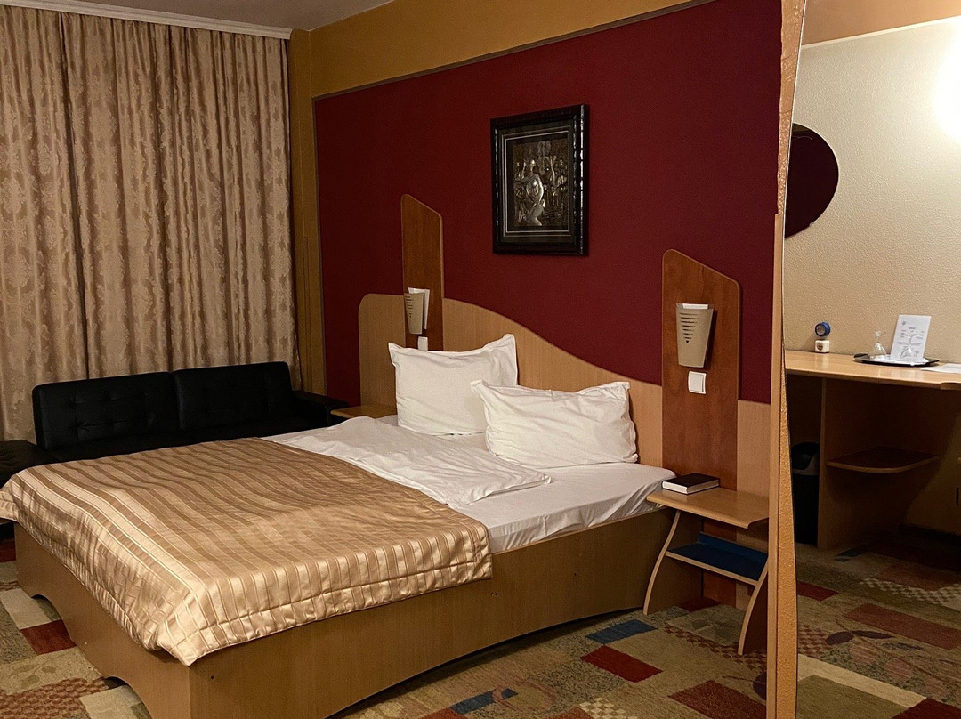 Ambassador Hotel主图