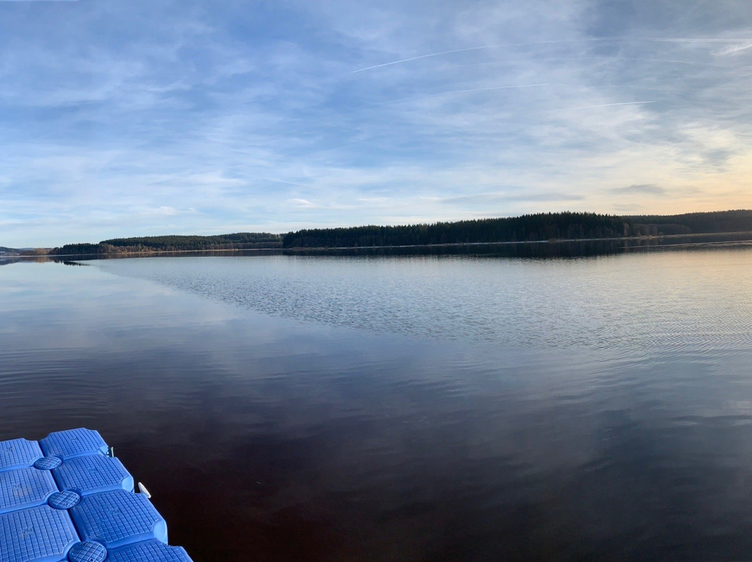 EA湖畔酒店主图