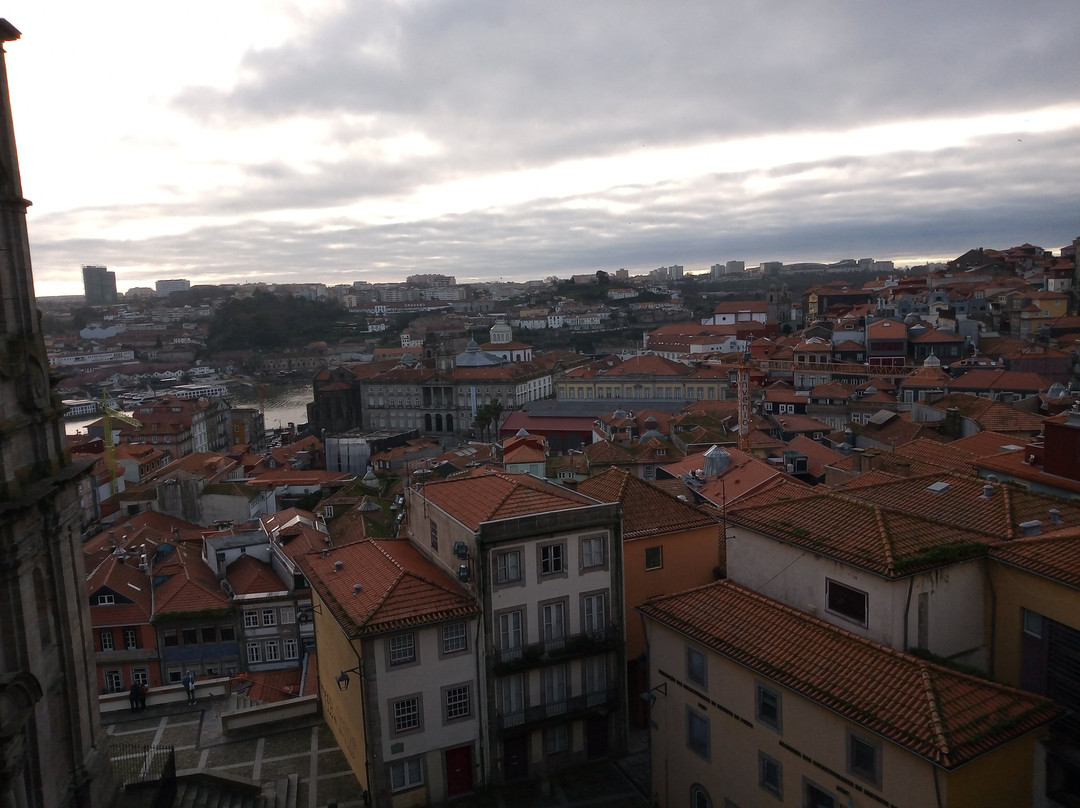 1/2 Ton's Bar & Grill-Potsdam必去景点