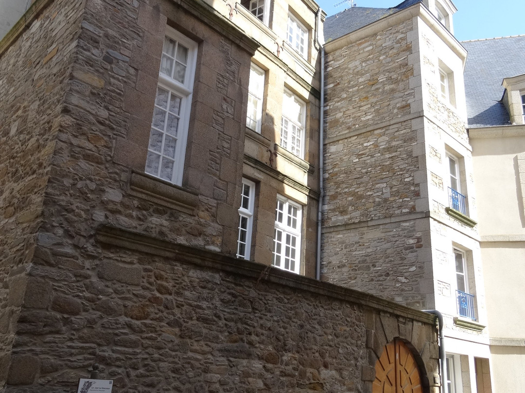 Cour la Houssaye-圣马洛必去景点