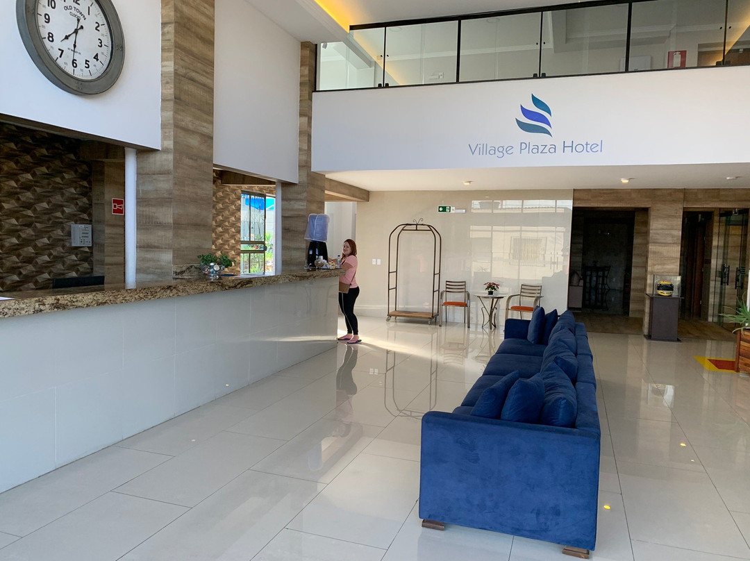 Village Plaza Hotel主图