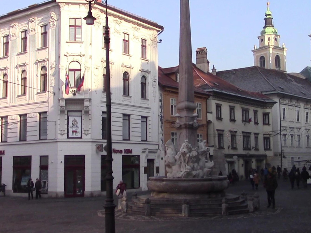 Fountain of Three Carniolan Rivers (Vodnjak treh kranjskih rek)-卢布尔雅那必去景点
