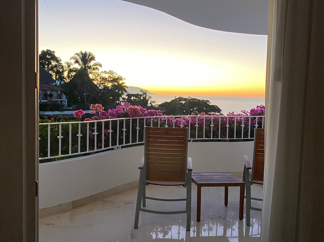 Grand Miramar All Luxury Suites & Residences主图