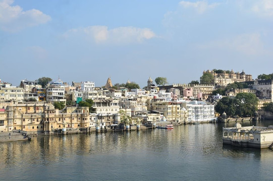 THAMLA HAVELI - Heritage Lake View Hotel