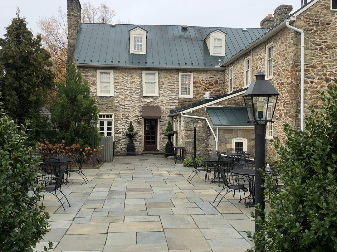 The Red Fox Inn & Tavern主图