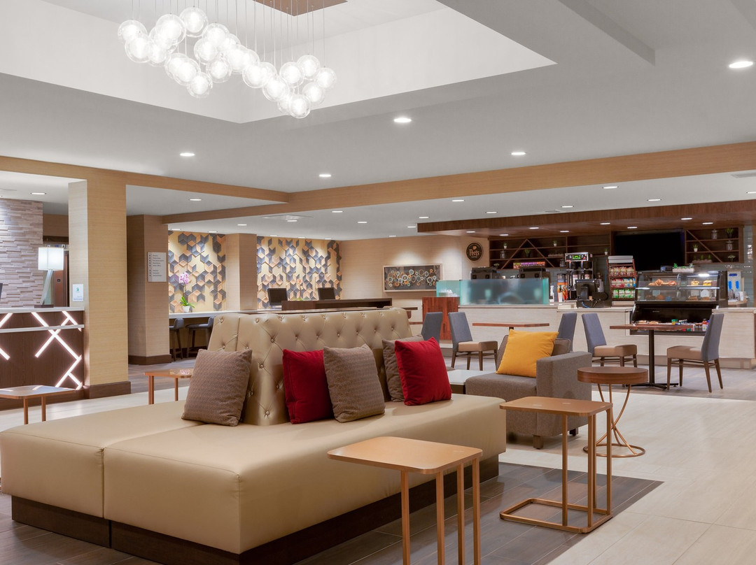 拉米拉达假日酒店主图