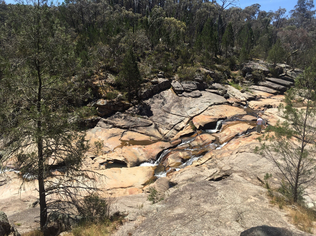 Woolshed Waterfalls景点图片