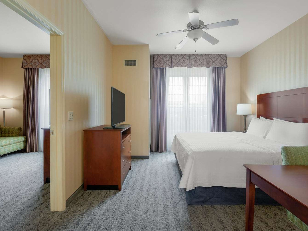 Homewood Suites by Hilton-萨克拉门托机场纳托马斯主图