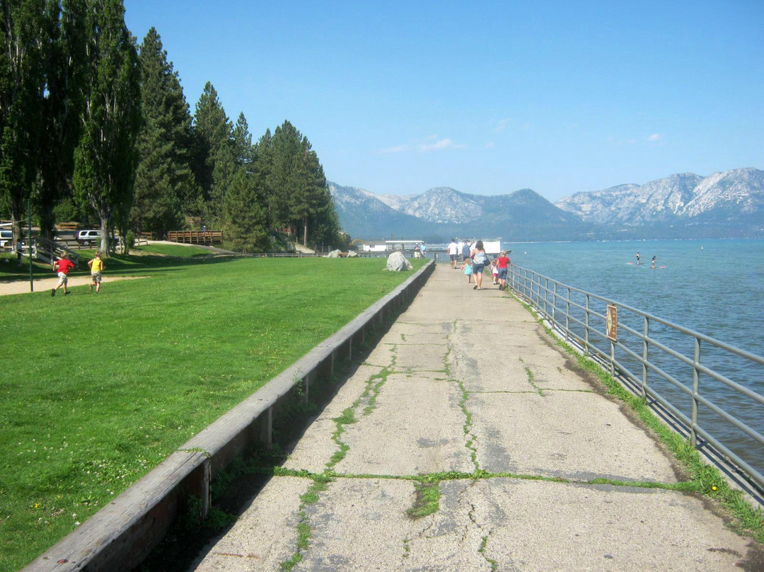 Thomas F. Regan Memorial Park景点图片