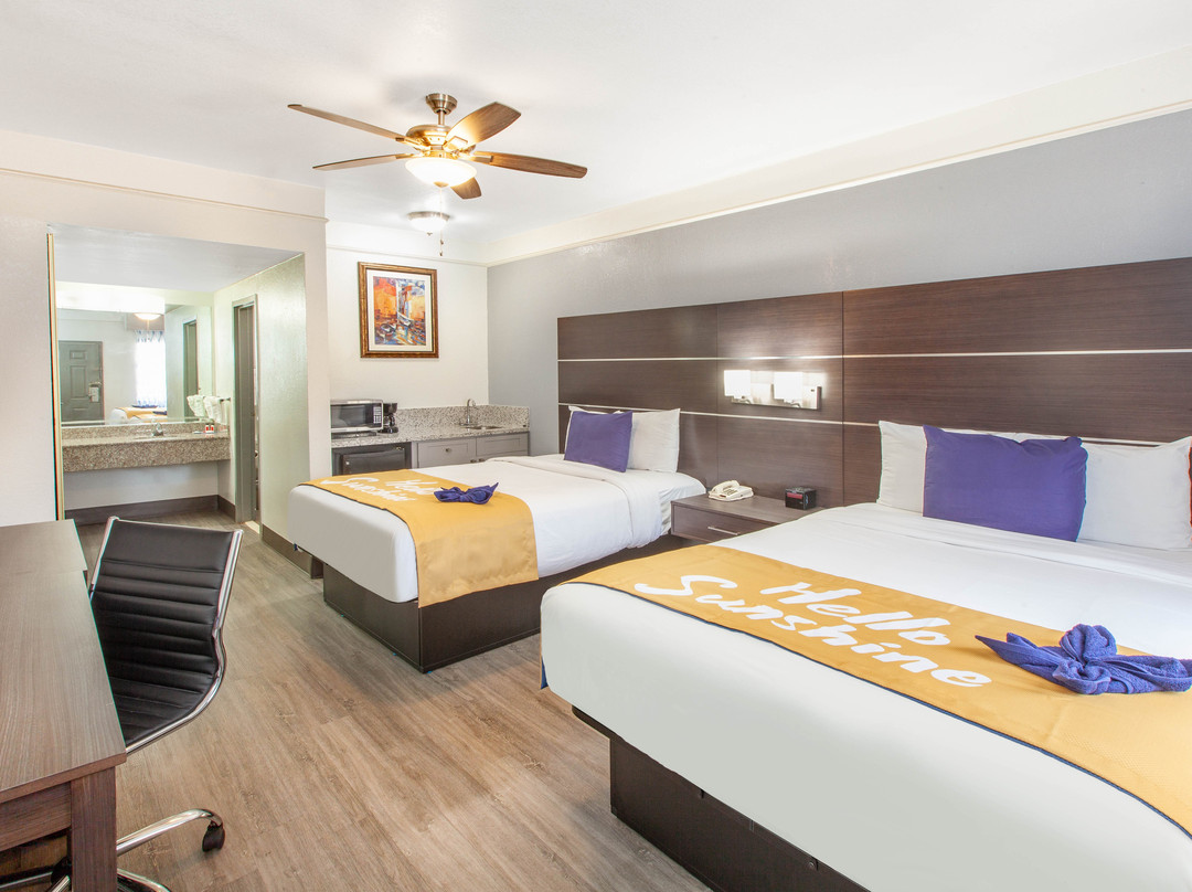 Days Inn & Suites by Wyndham Webster NASA-ClearLake-Houston主图