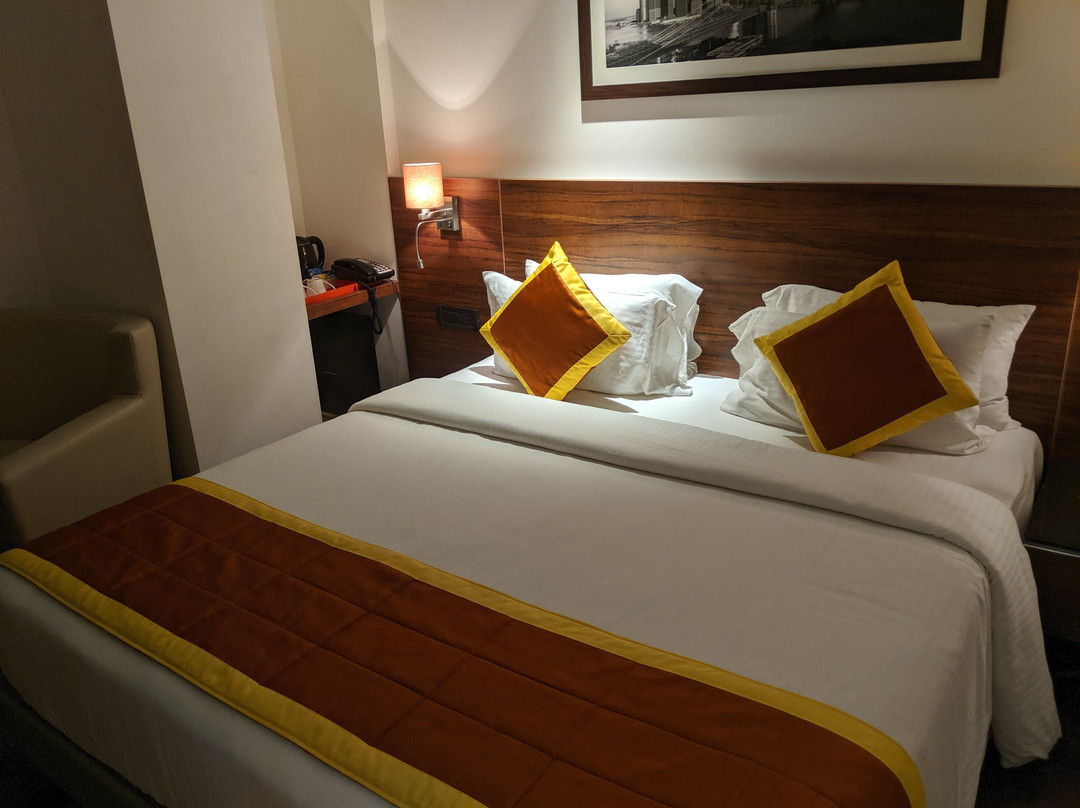 Southend by TGI主图