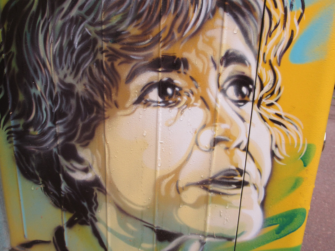 Fresque "Claudie Haigneré"-Le Bourget必去景点