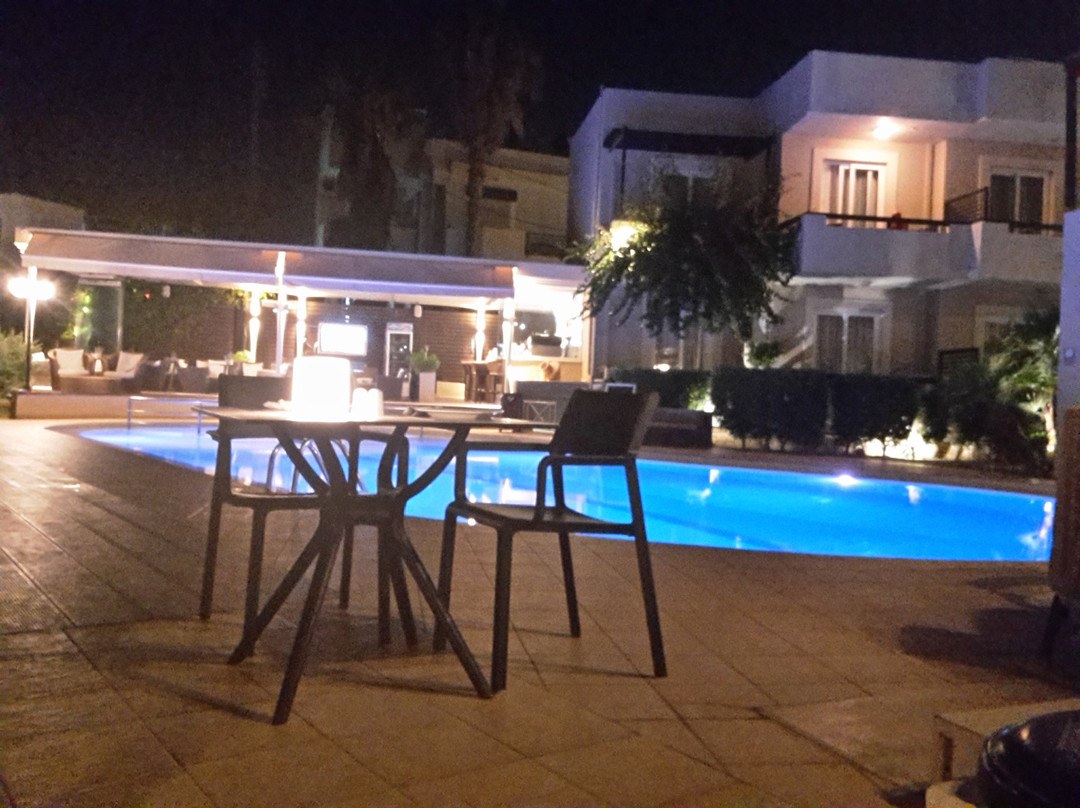 Corinna Mare Suites & Studios主图