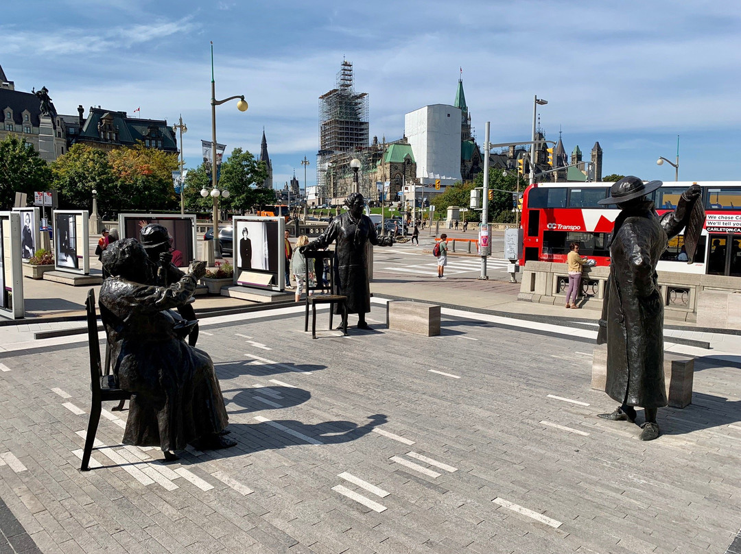 Famous Five Monument-渥太华必去景点