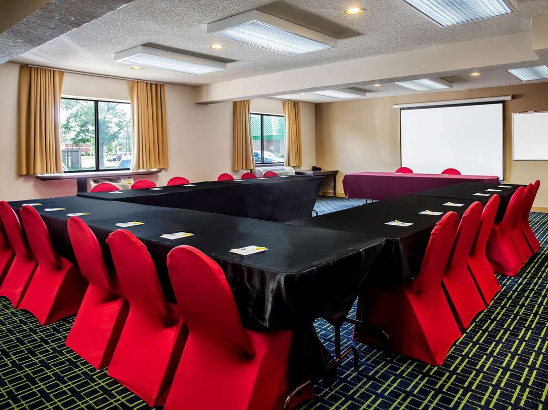 史蒂文斯波恩特斯戴旅馆及套房酒店主图