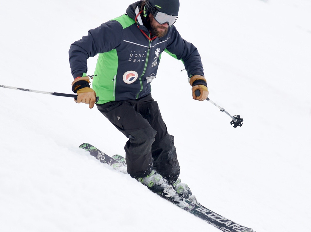 Escuela y Rental Blanca Nieve Sierra Nevada Esqui & Snowboard ​景点图片