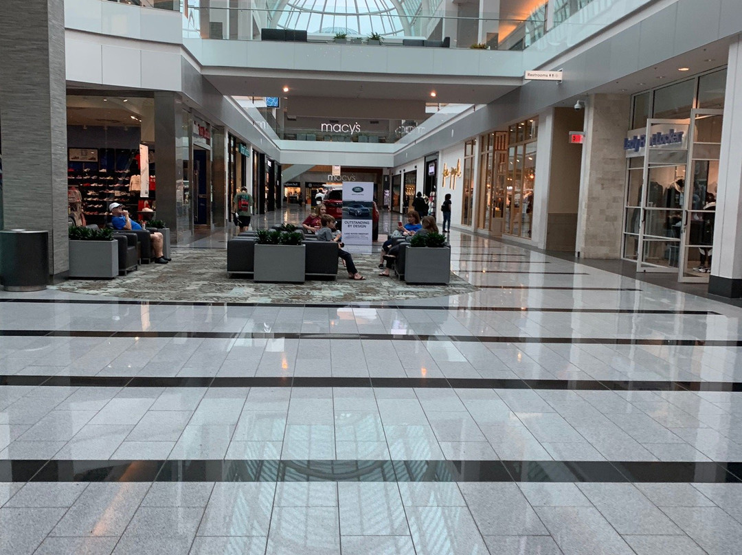 Roosevelt Field-加登市必去景点