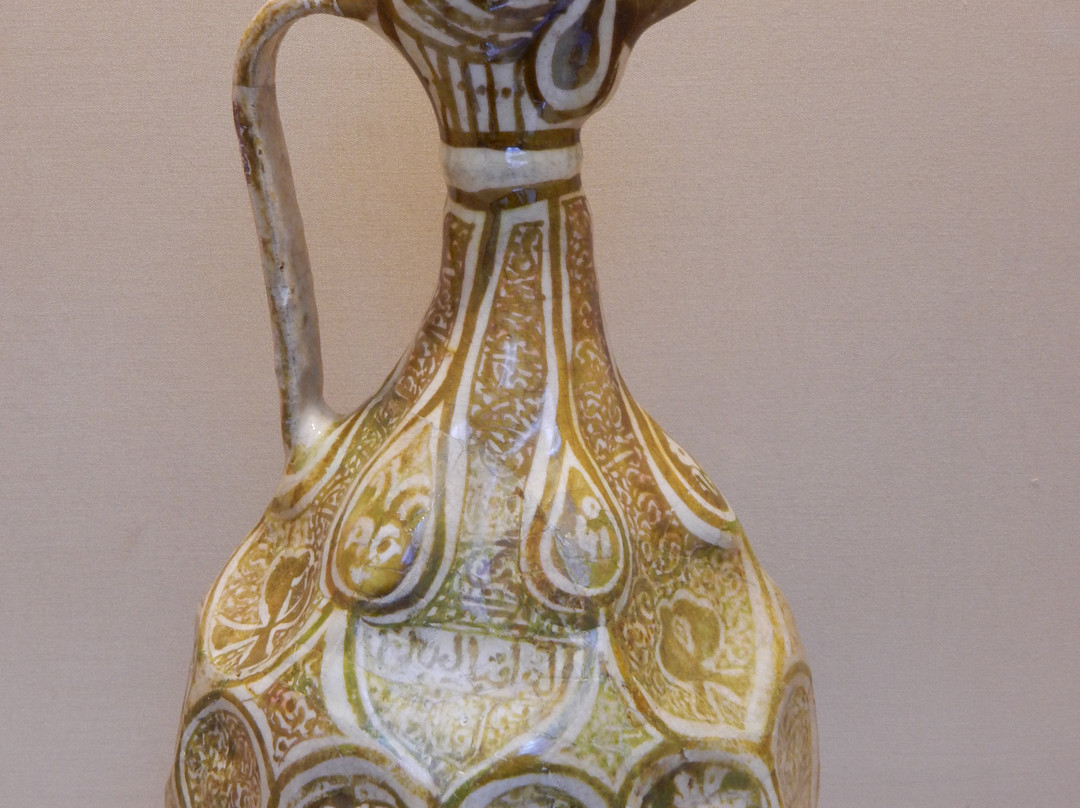 Glassware and Ceramic Museum of Iran景点图片