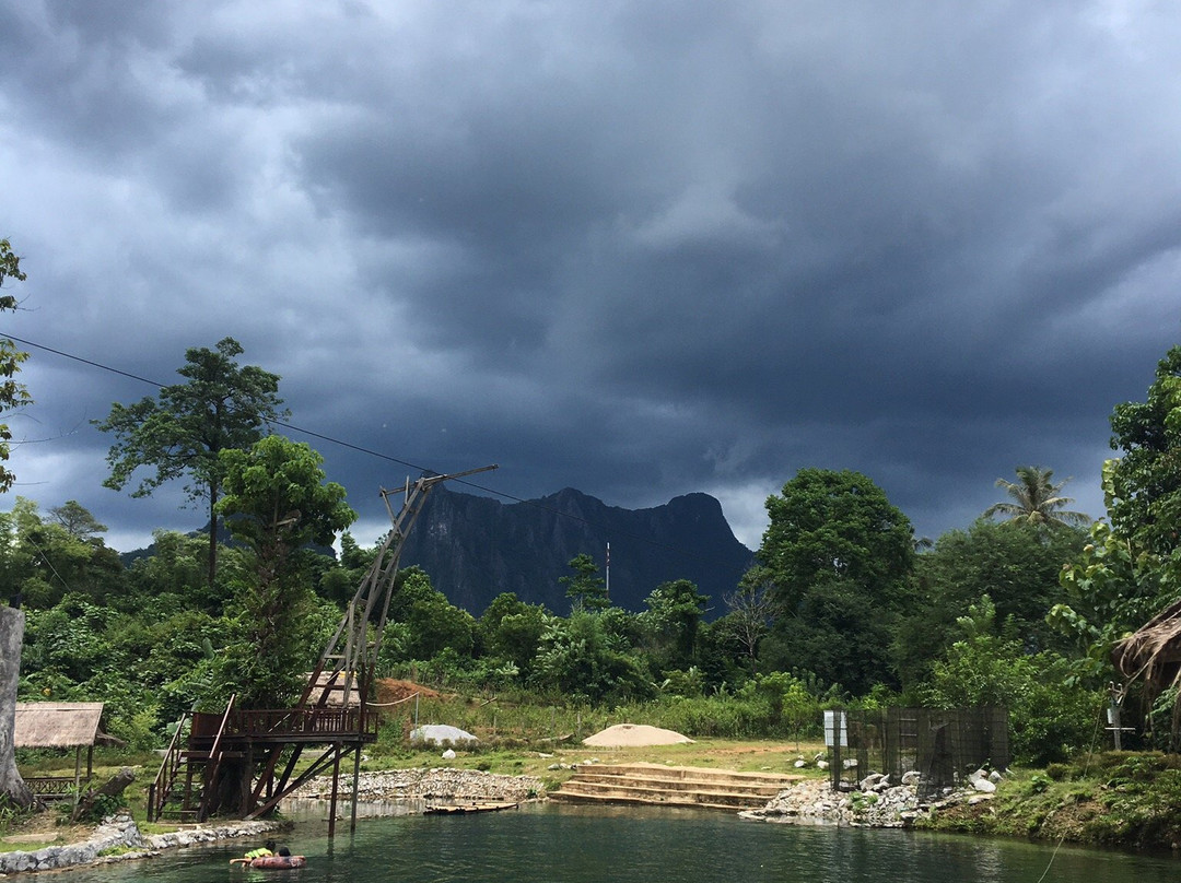 Blue Springs & Patong cave-旺阳必去景点