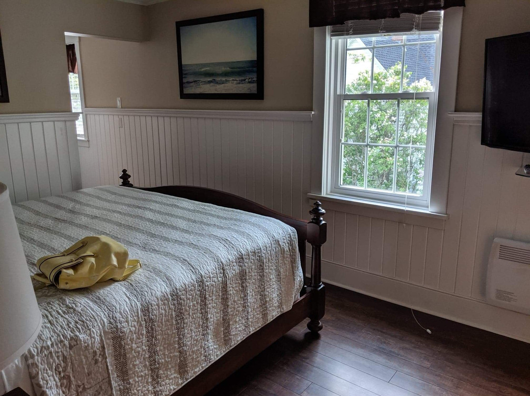Dolan's Inn & Suites