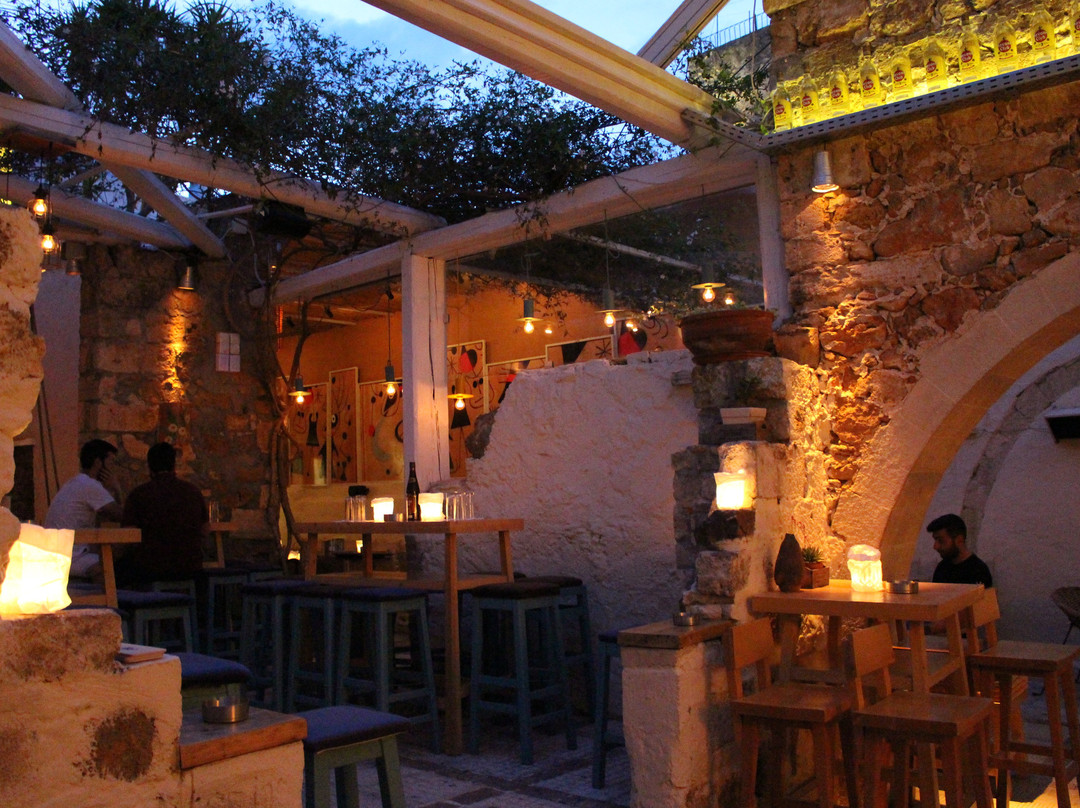 Sinagogi open air bar景点图片