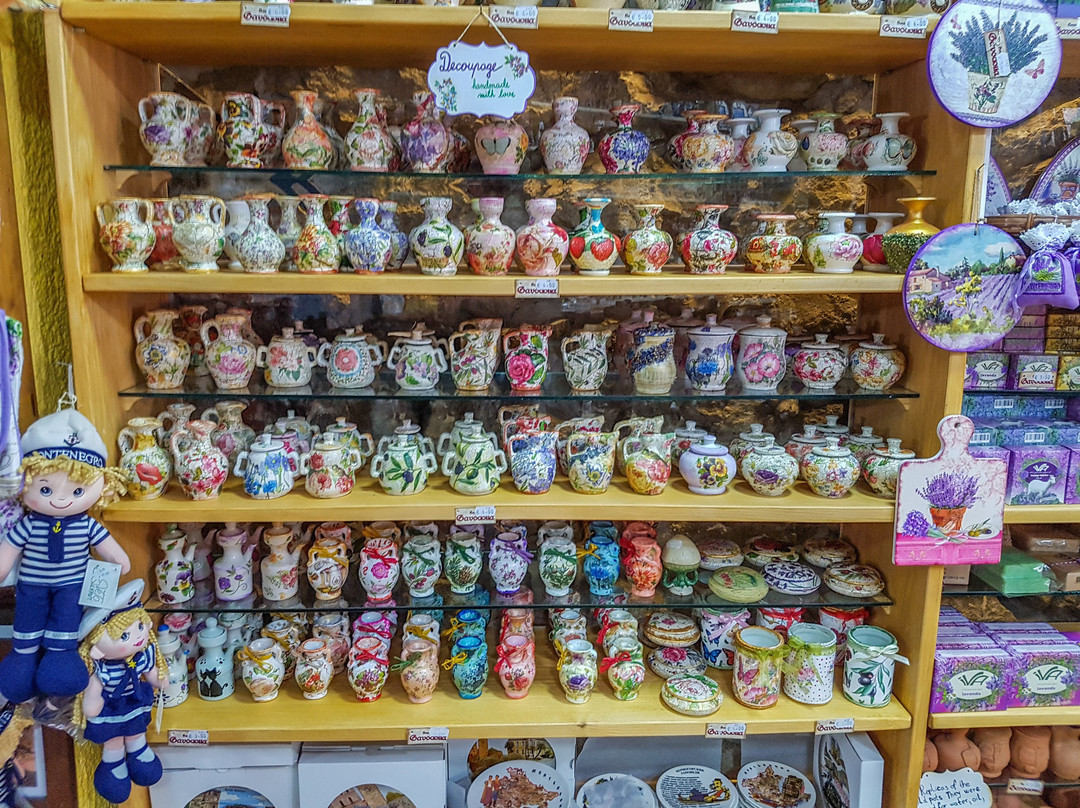 Gavodolla Souvenir Shop-Stari Bar必去景点