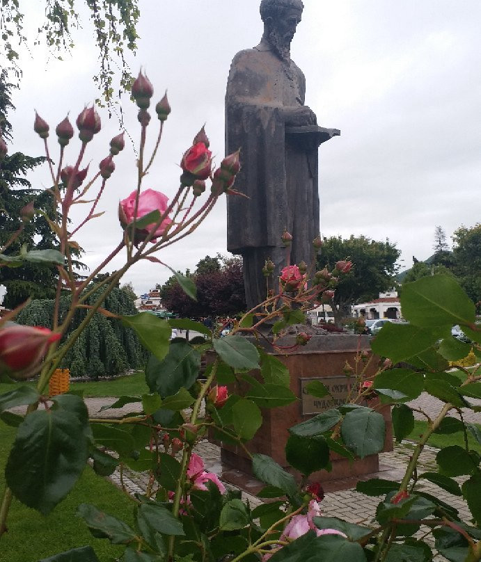 Catcher Of A Cross Monument-奥赫里德必去景点