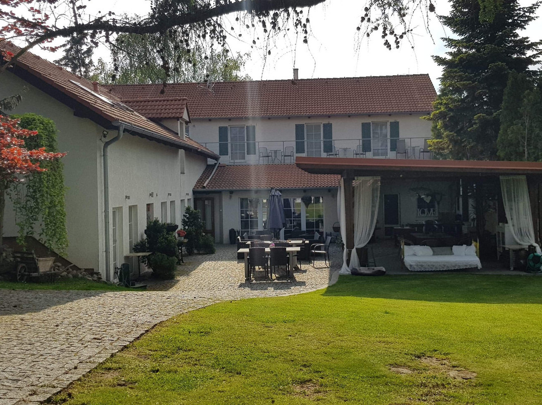 阿尔特养老金酒店主图