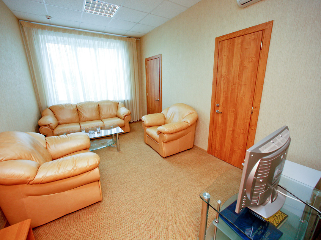 Ryan Johnson Hotel主图