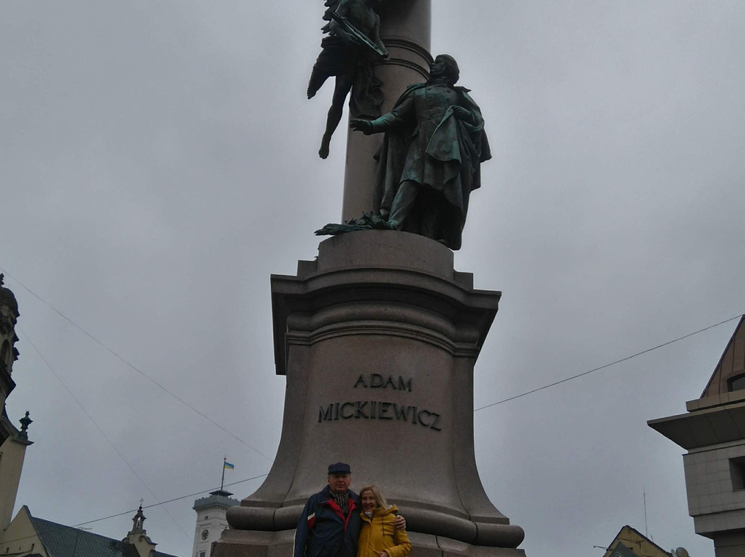 Adam Mickiewicz Monument-利沃夫必去景点